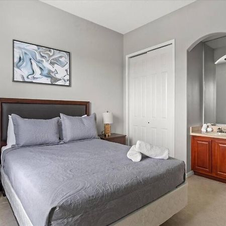Long Stays! Lakefront - Gated Pool Home Orlando Eksteriør bilde